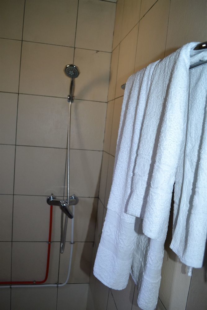 Hotel De Malte Dschang Екстер'єр фото